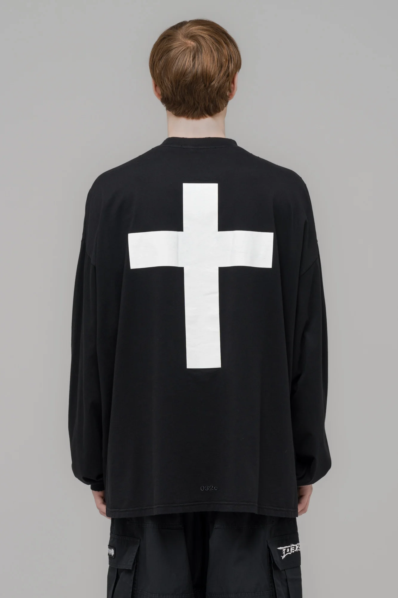 "FAINTING CROSS" OVERSIZED LONGSLEEVE - Image 4