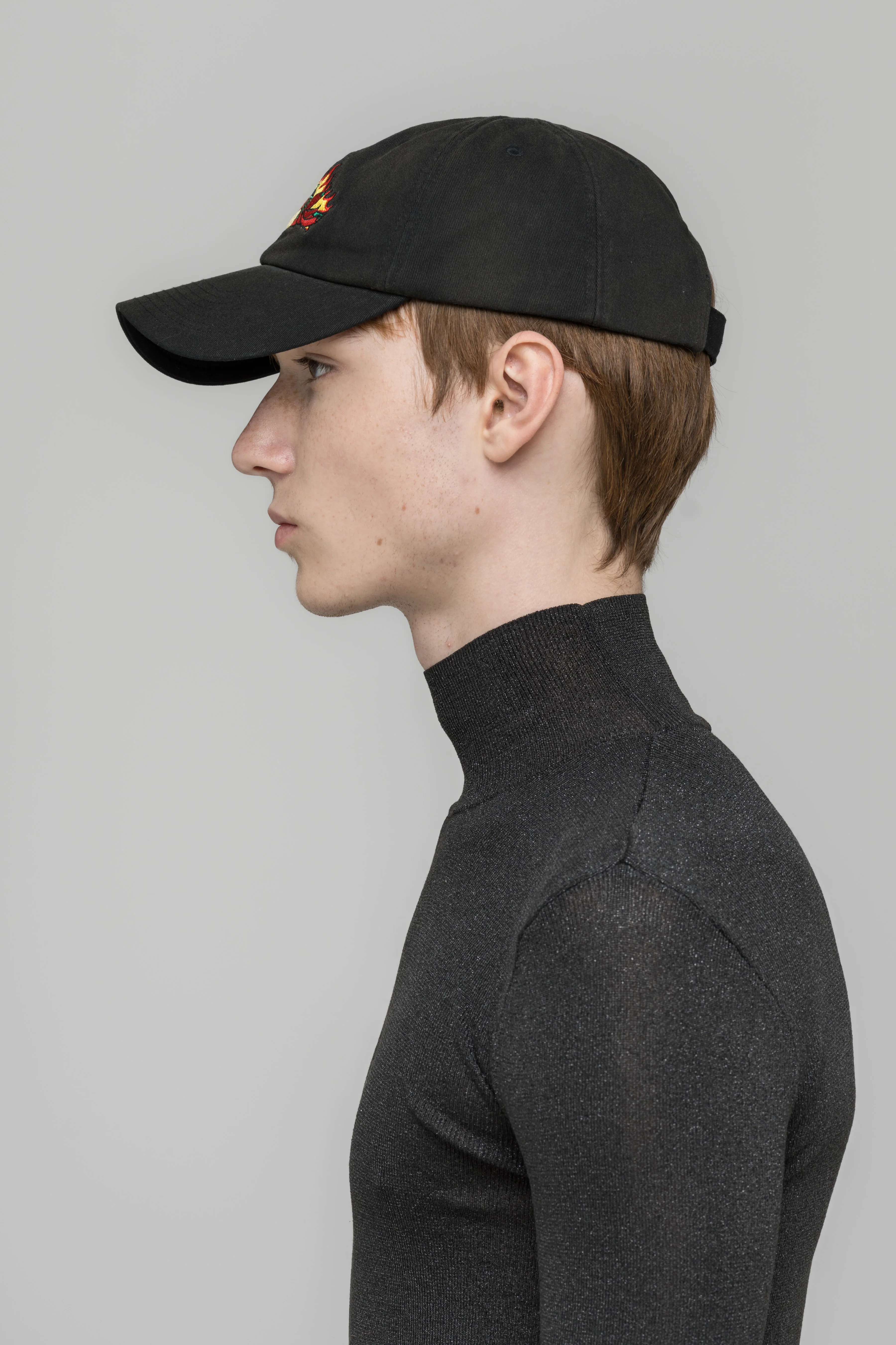 CAP WITH EMBROIDERY - Image 5