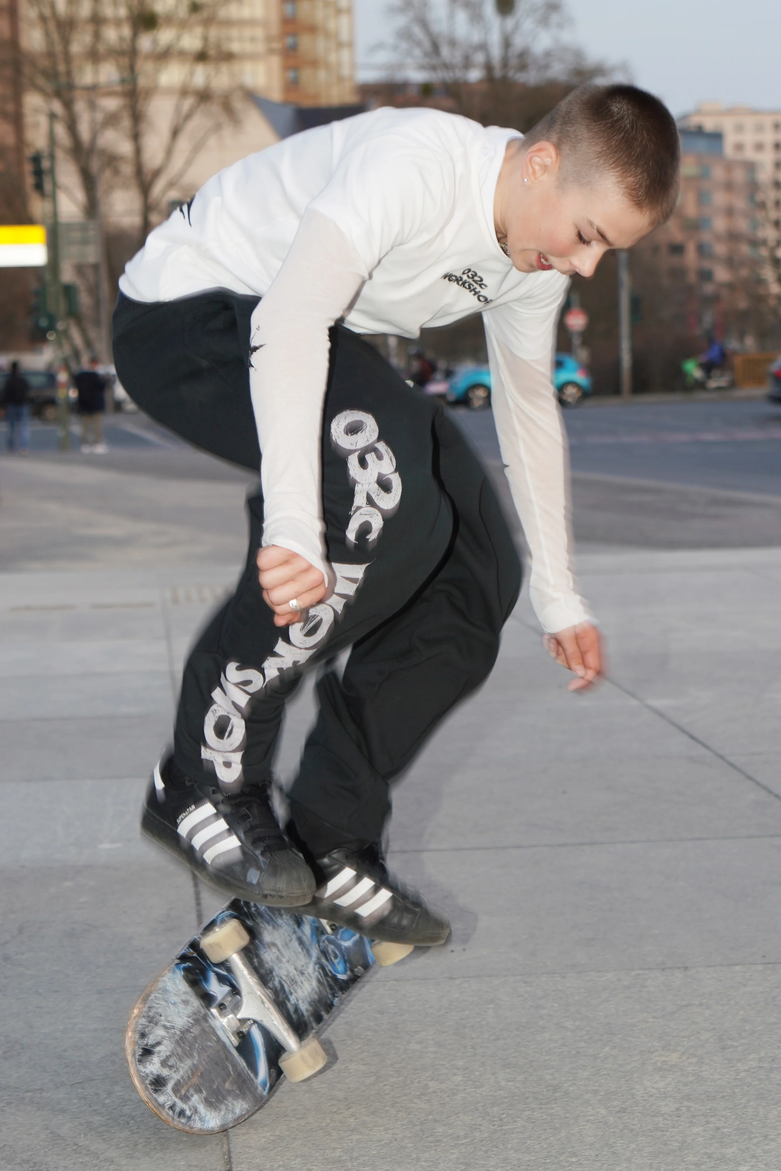 OVERSIZED SWEATPANTS WITH PRINT - Image 2