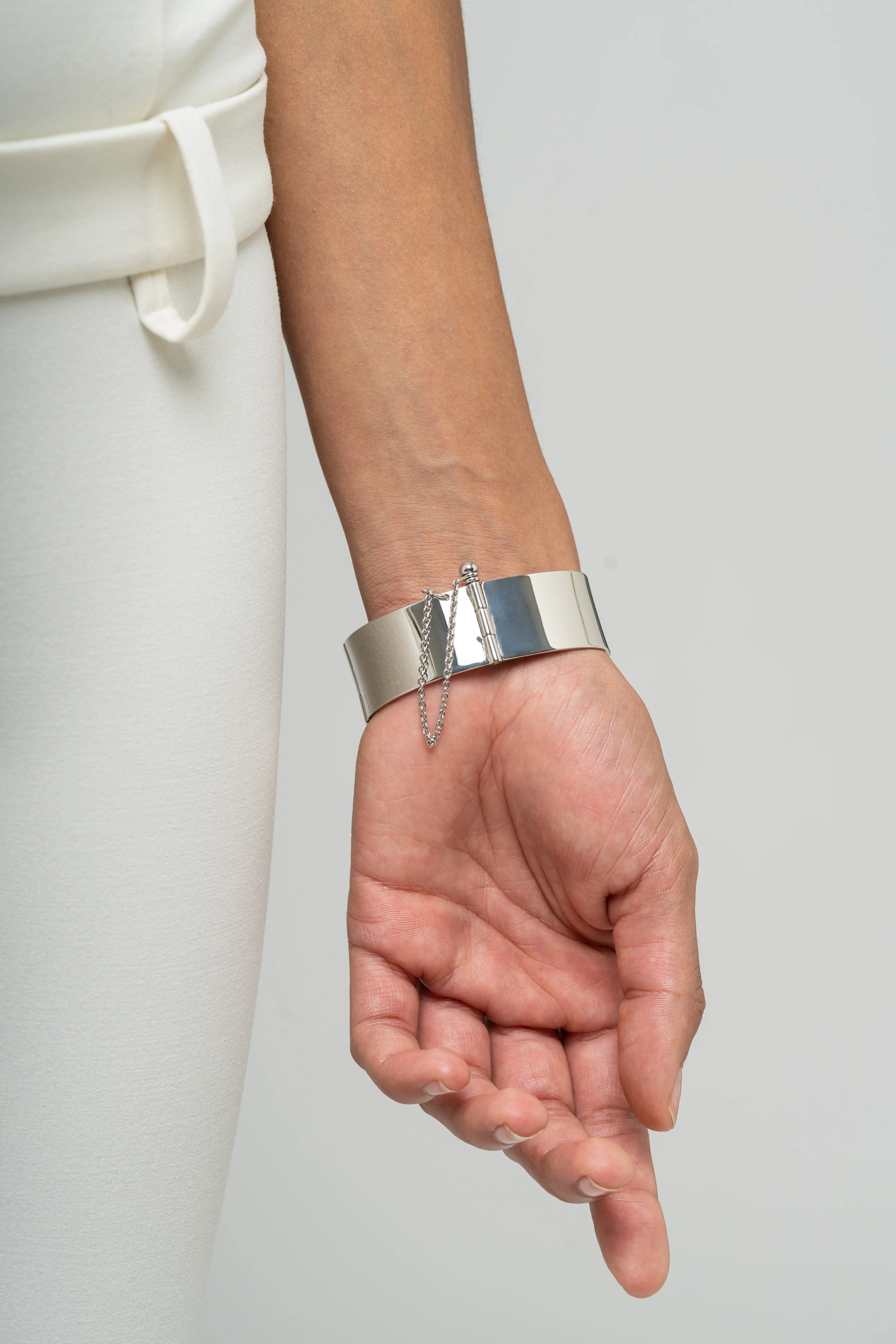 "RING" ARM CUFF - Image 4