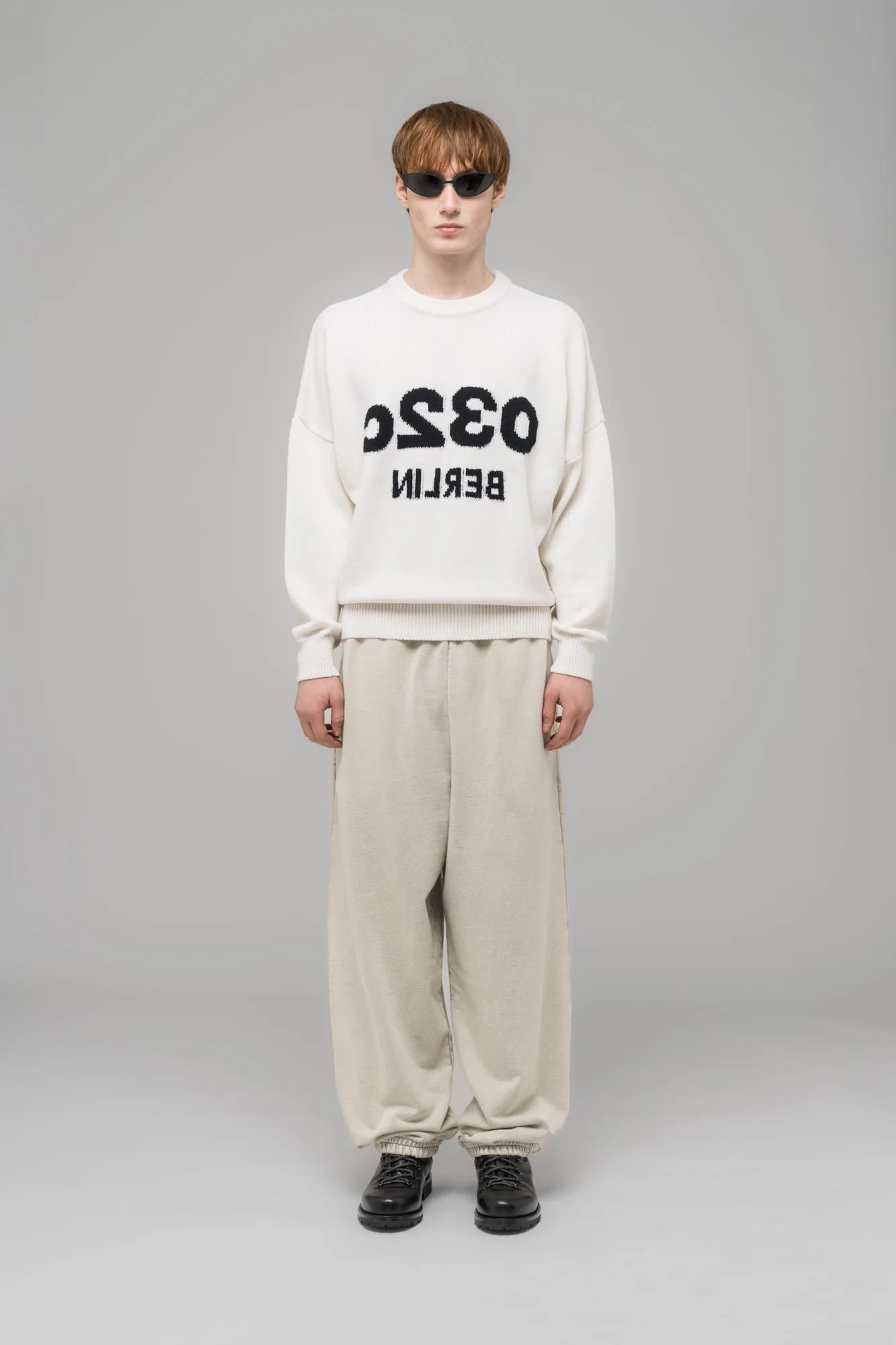 "SELFIE" SWEATER WHITE/BLACK